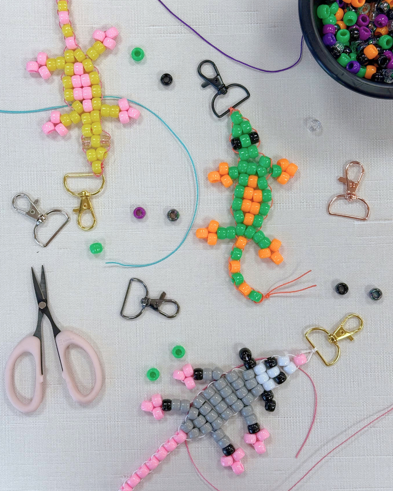Load image into Gallery viewer, Beaded Lizard Bag Charms