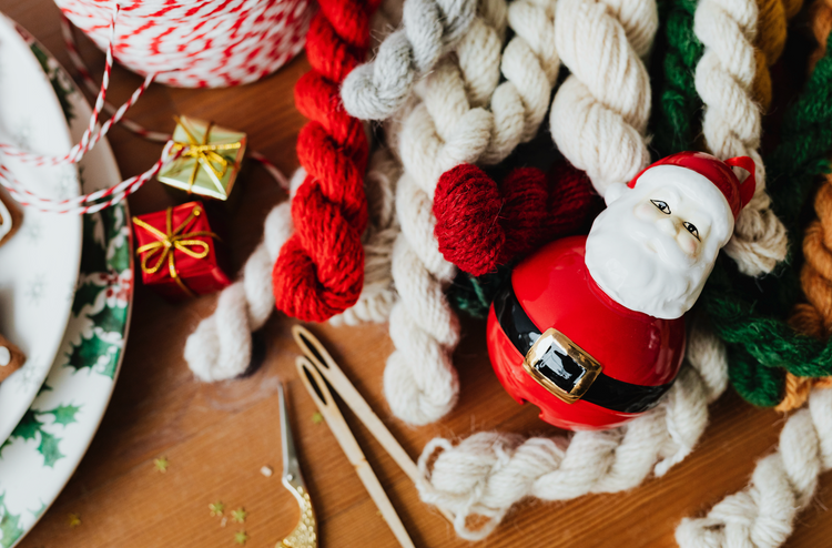 MYSTERY HOLIDAY MINI TREE SKIRT CROACHET-A-LONG