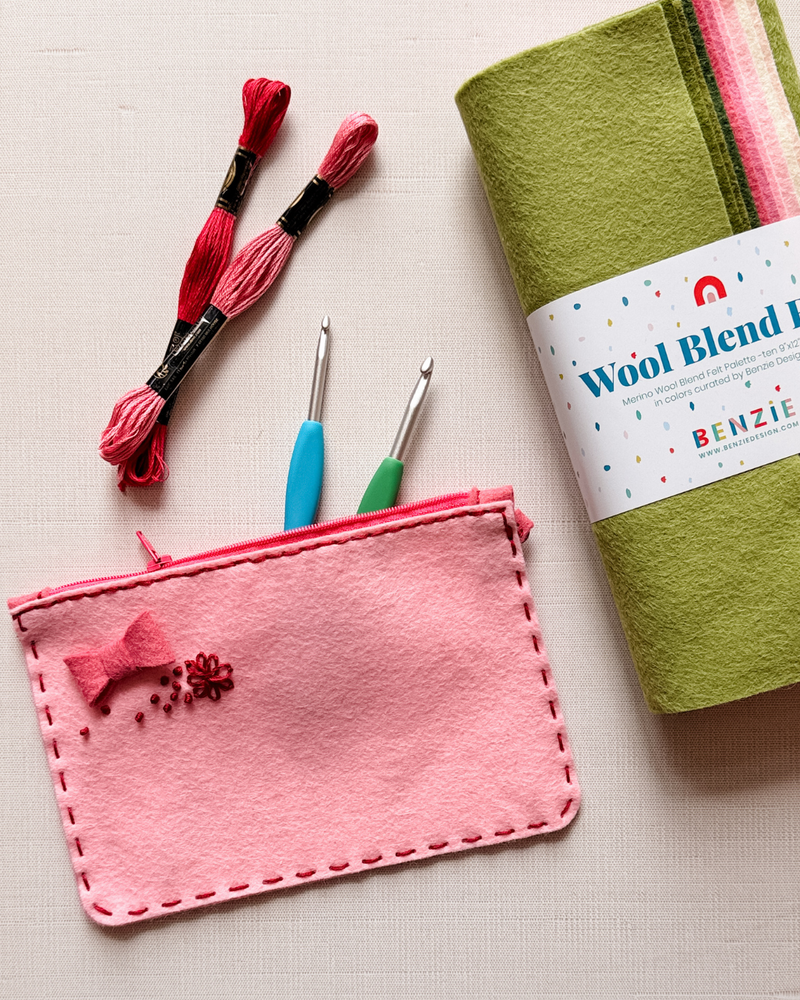 Load image into Gallery viewer, Personalized Felt Zipper Pouch
