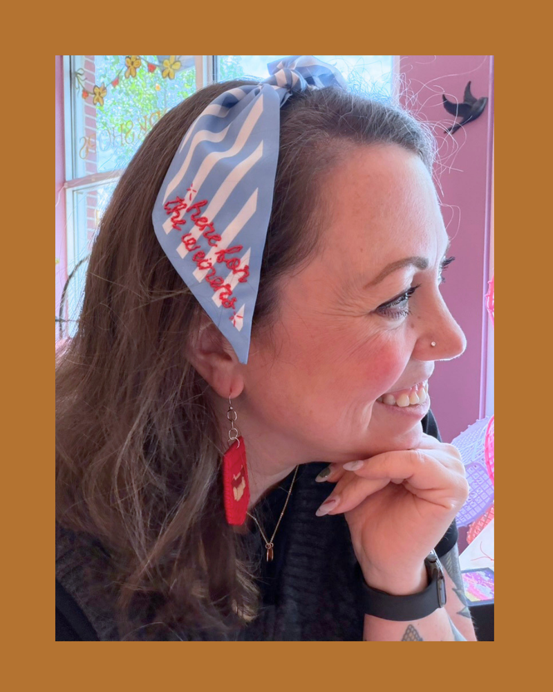 Load image into Gallery viewer, Glizzy Embroidered Purse Scarf
