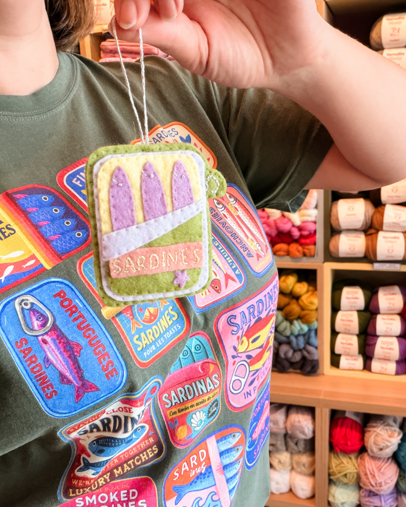 Load image into Gallery viewer, Felt Applique Sardine Tin Bag Charm / Keychain

