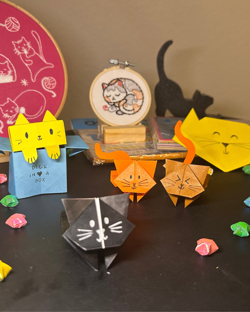 Load image into Gallery viewer, Jumping Origami Paper Cats
