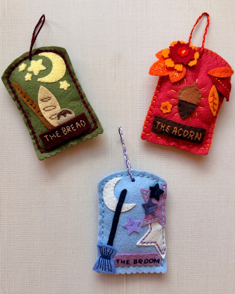 Load image into Gallery viewer, Wheel of the Year Altar Talisman &amp; Samhain Tarot Reading
