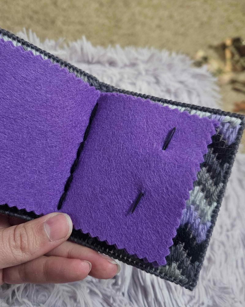 Load image into Gallery viewer, Bargello Needle Book

