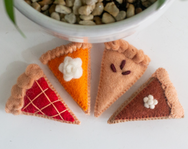 Load image into Gallery viewer, Garland Bar: Felt Thanksgiving Pies
