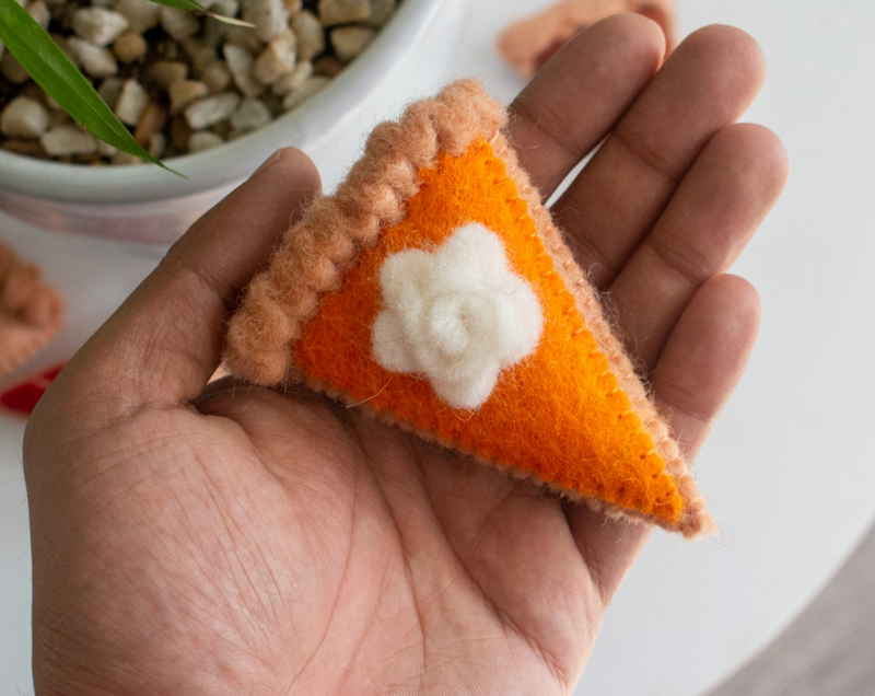 Load image into Gallery viewer, Garland Bar: Felt Thanksgiving Pies
