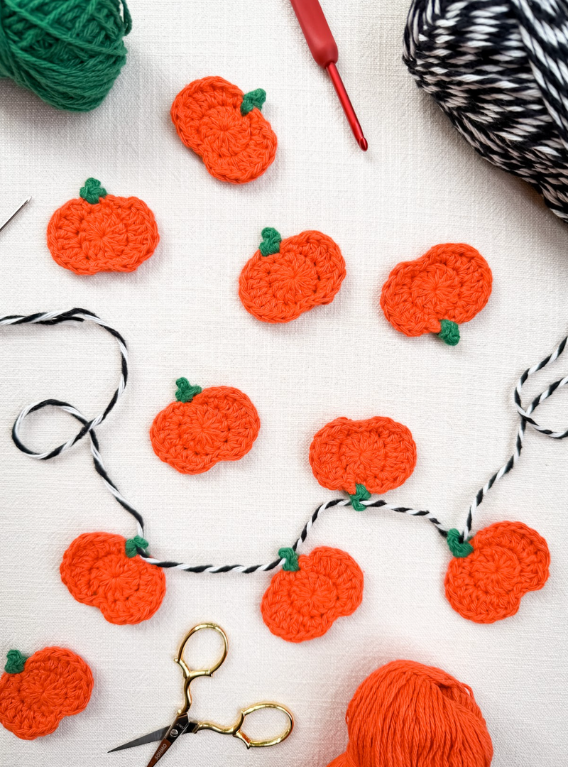 Load image into Gallery viewer, Mini Pumpkin Crochet Garland
